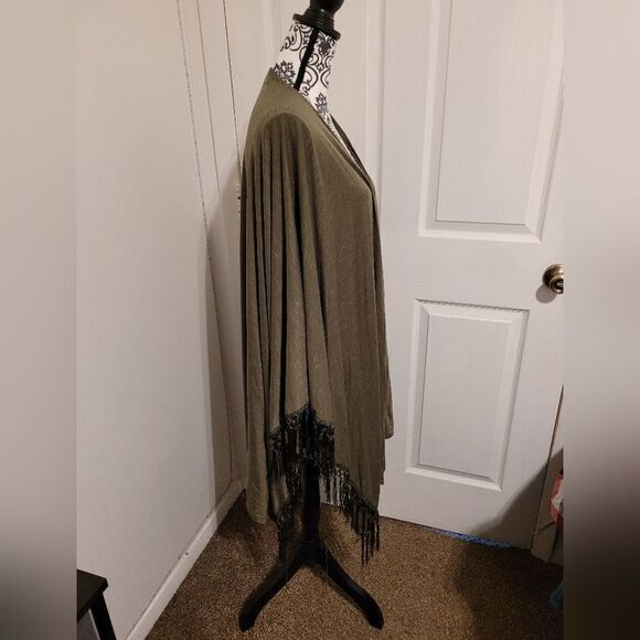 Meaneor Fringed open coverup - Picture 2 of 5